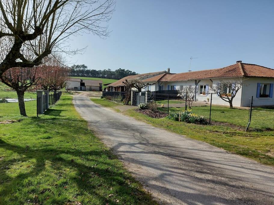 Au Coeur De La Nature Les Cocottes Saint-Vincent-Jalmoutiers ภายนอก รูปภาพ